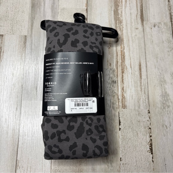Torrid  Full Length Signature Waist Premium Real Deal Leopard Leggings 3X NWT - Picture 3 of 12